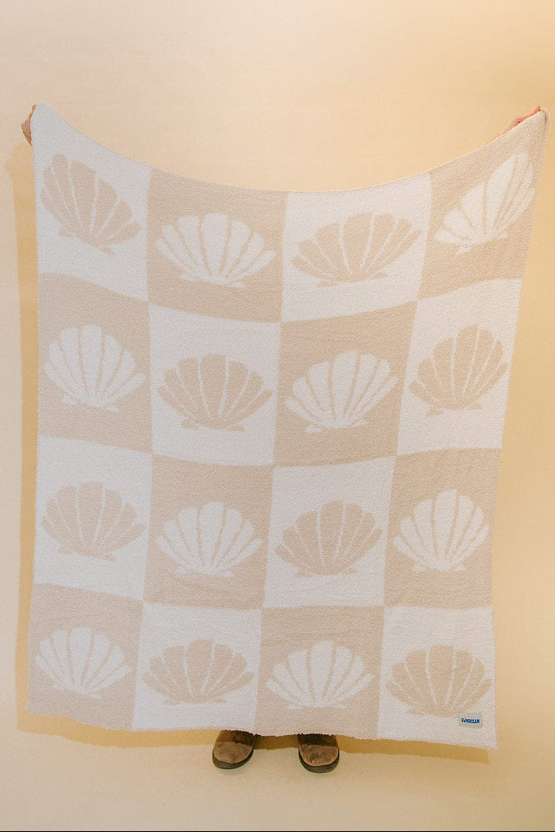 Sundream ShellCheck Plush Throw - Sand + Tan