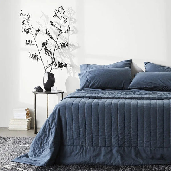 ettitude Ink / Full/Queen Linen+ Quilted Coverlet