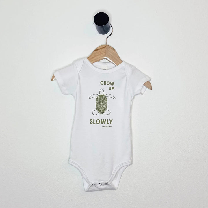 MeOMyEarth Grow Up Slowly Turtle Bodysuit – Eco-Friendly Fabric