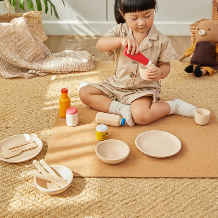 PlanToys USA Tableware Set
