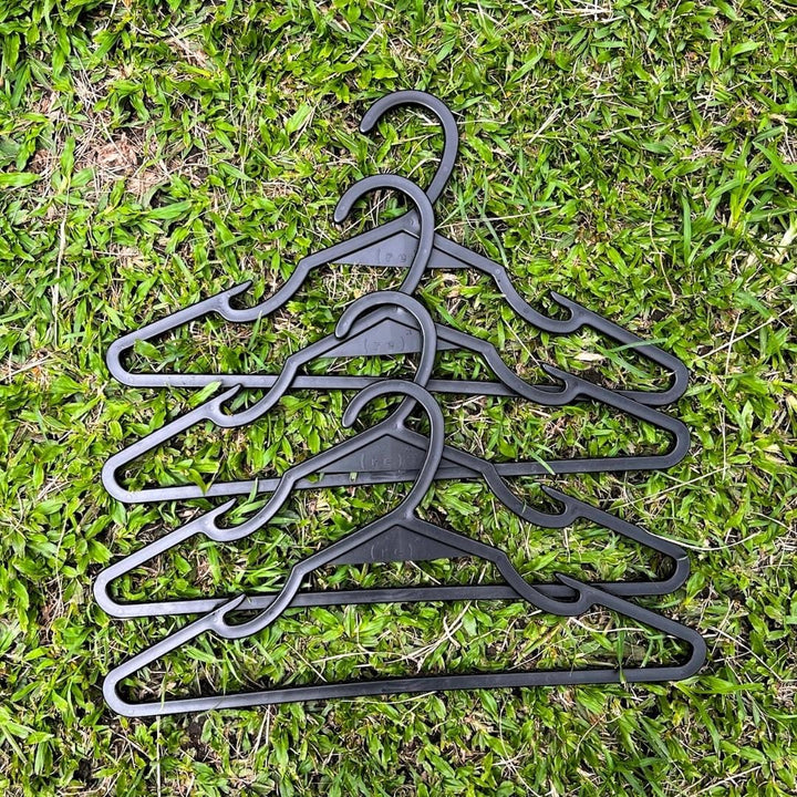 ( r e ) ˣ ( r e ) ˣ Adult Hanger - Black