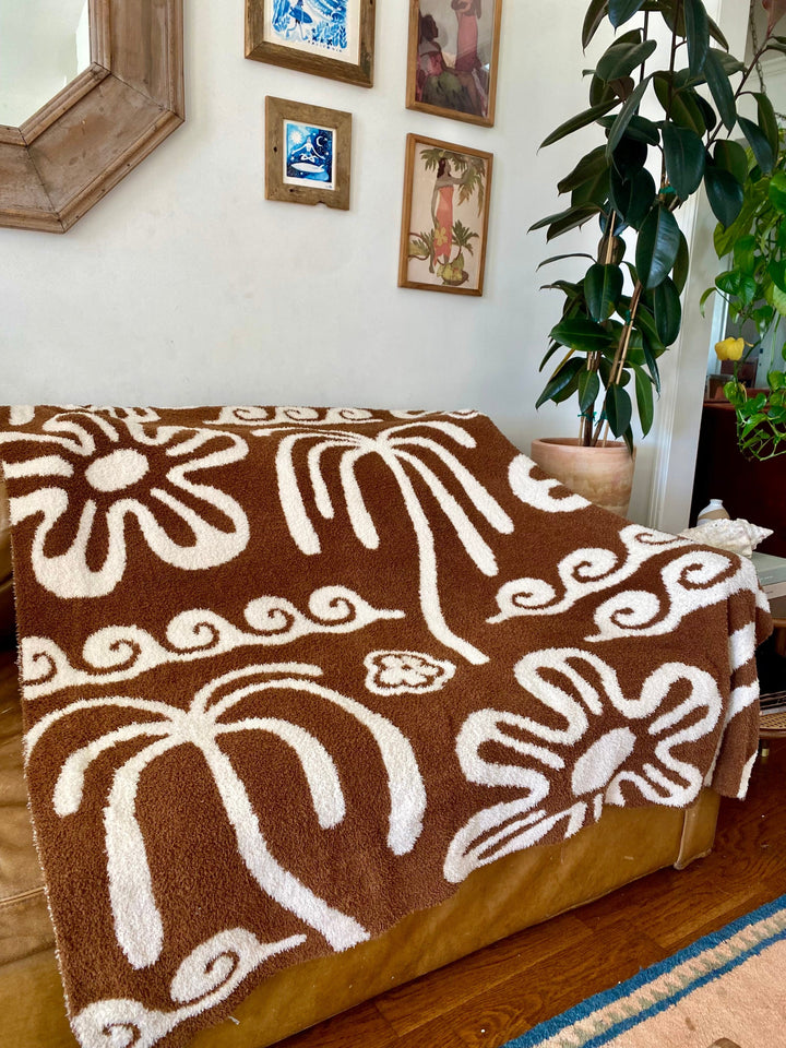 Sundream Hanalei Plush Throw - Mocha & Cream