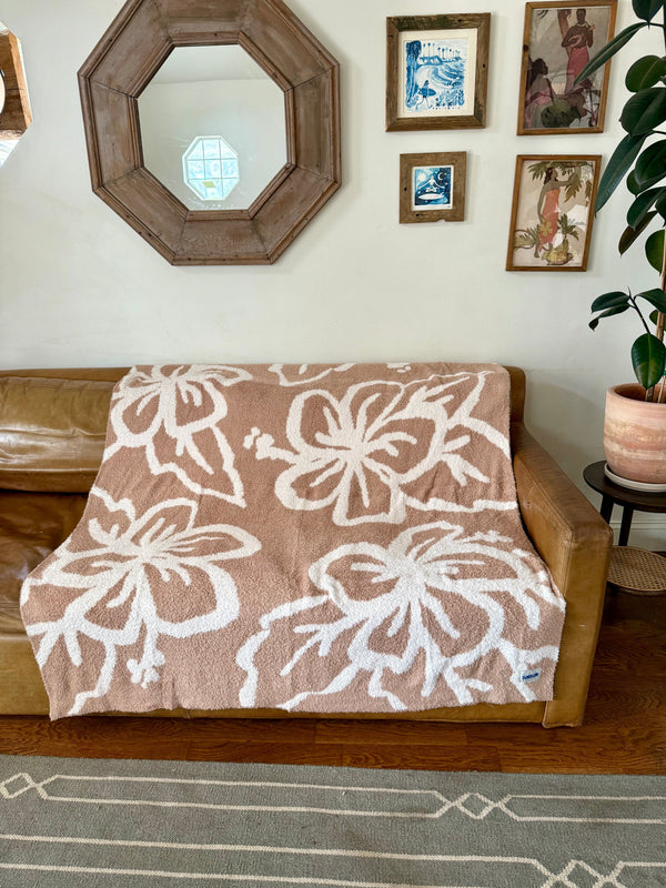 Sundream Hibiscus Plush Throw - Dune
