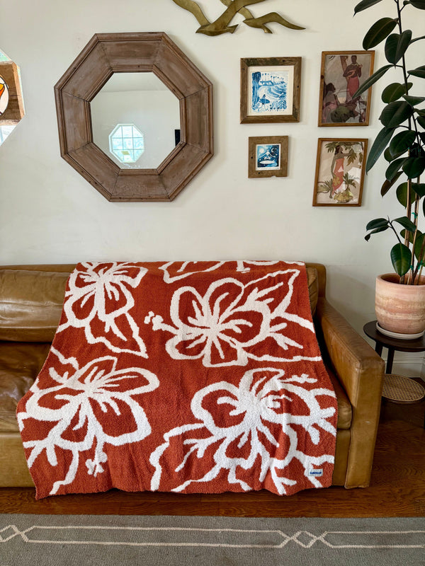 Sundream Hibiscus Plush Throw - Rusted Rose