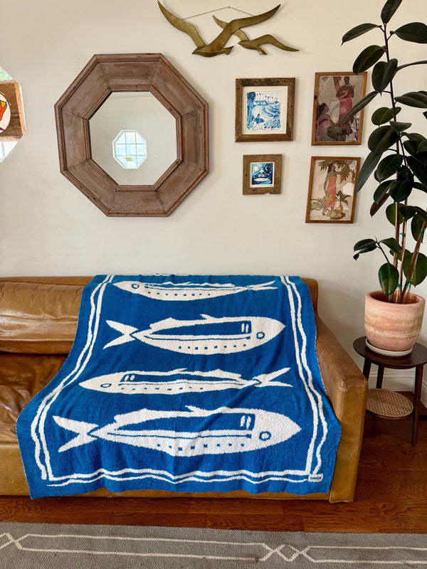 Sundream Pacific Row Plush Throw - Swell Blue
