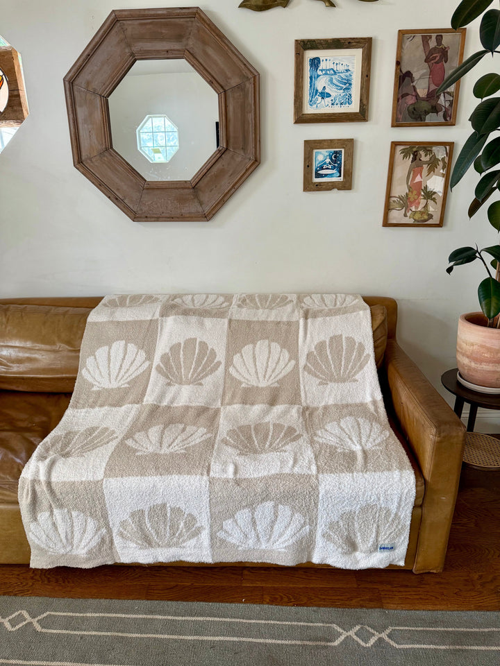 Sundream ShellCheck Plush Throw - Sand + Tan